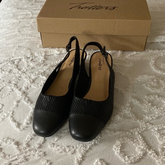 Trotters Sling-back pumps - Picture 6 of 8